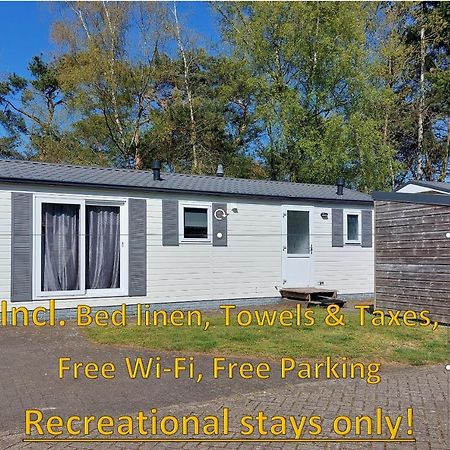 Ruim En Gezellig Chalet Voor 2 Personen Op De Veluwe Recreatiepark De Oude Driest Putten Exterior photo