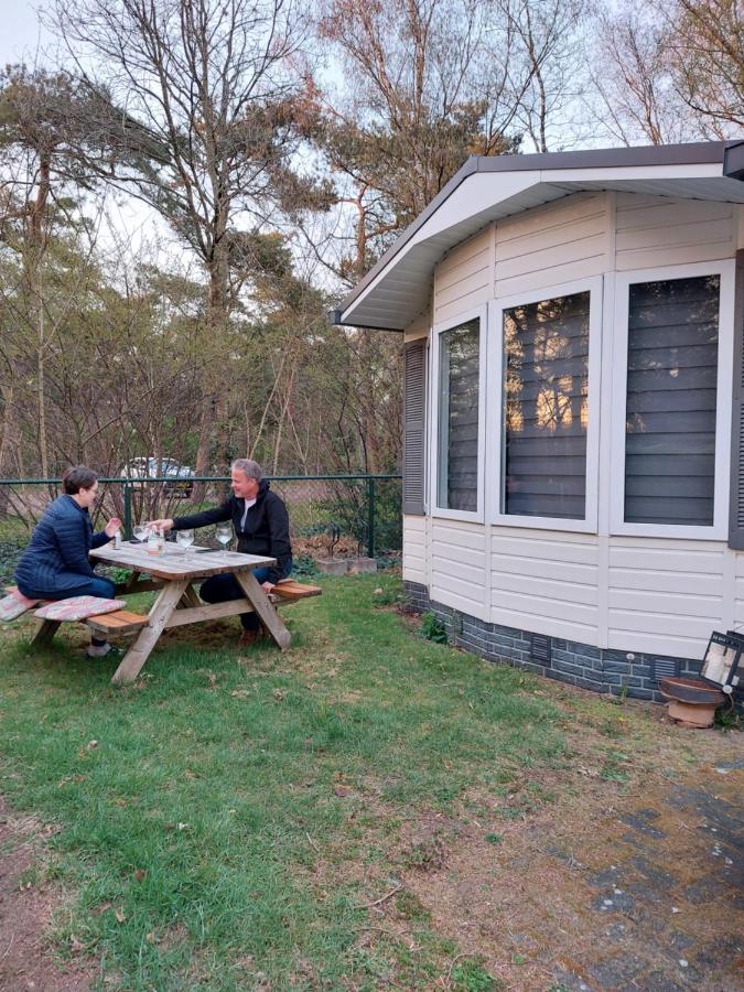 Ruim En Gezellig Chalet Voor 2 Personen Op De Veluwe Recreatiepark De Oude Driest Putten Exterior photo